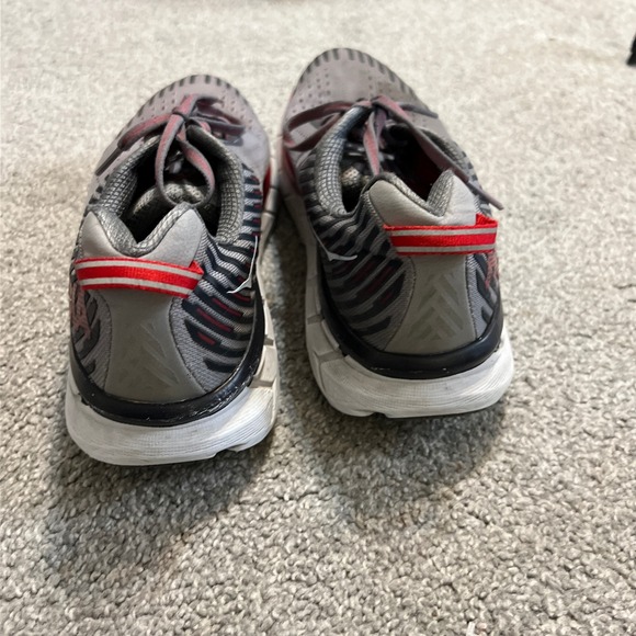 Hoka One One Rincon 1 Running Shoes Mens 8.5 Grey Red Striped Sneakers comfort main image 10
